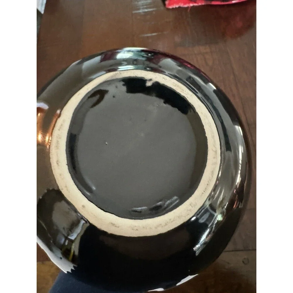 Black &‎ Gold Flower Motif Vase